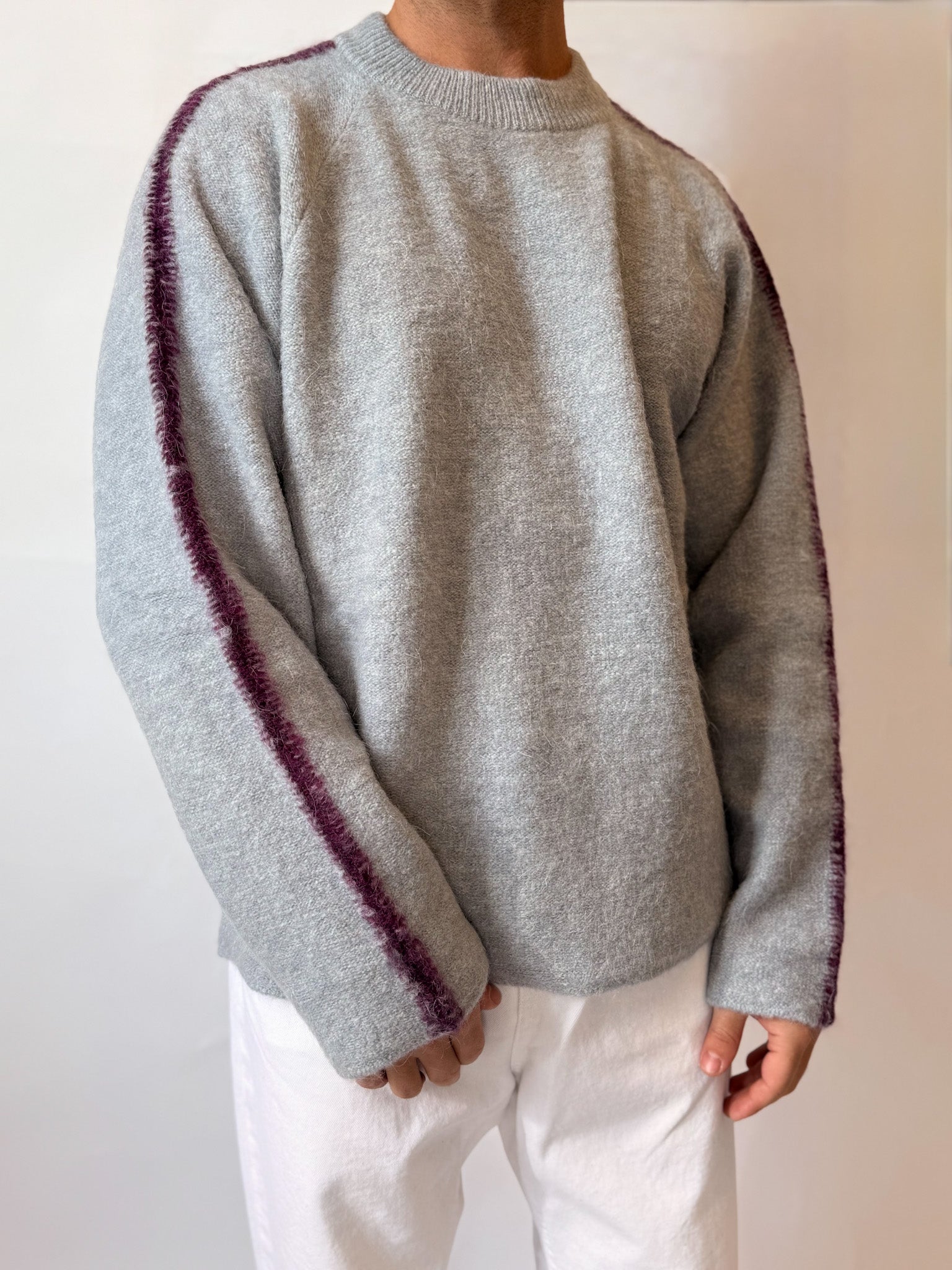 Maglione Grigio Over Con Ricamo Viola