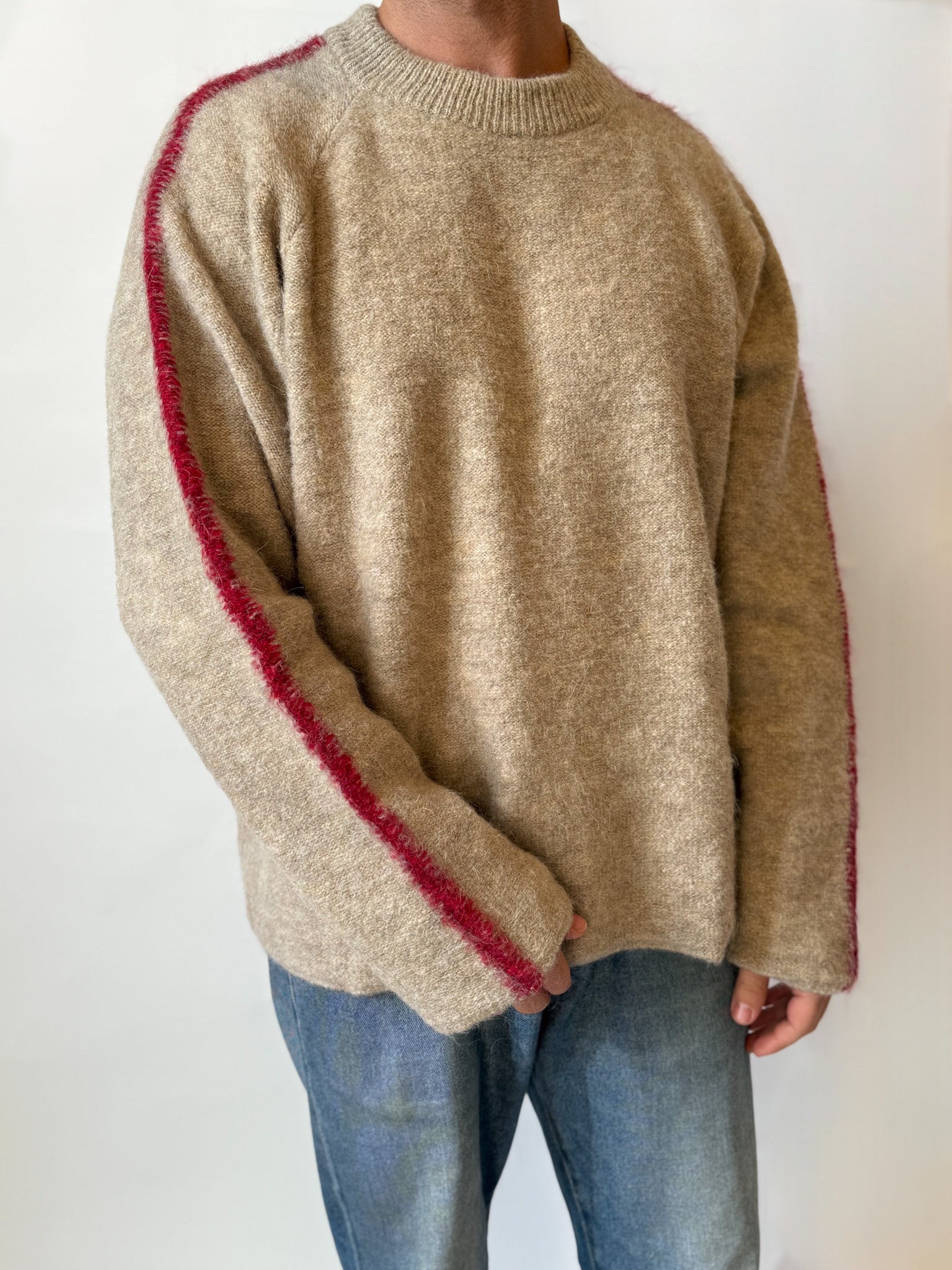 Maglione Cammello Over Con Ricamo Rosso